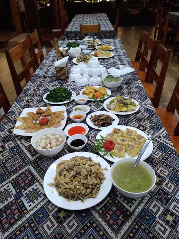 Repas chez les Thai à Mai Chau